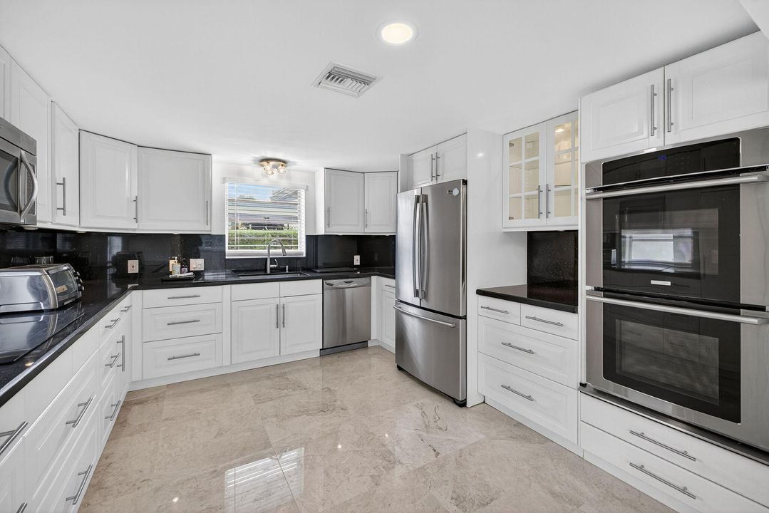 Activo con contrato: $4,500 (2 camas, 2 baños, 1040 Pies cuadrados)