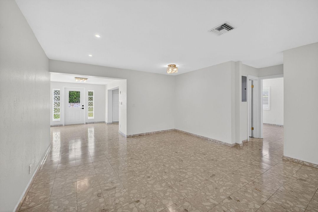 Activo con contrato: $4,500 (2 camas, 2 baños, 1040 Pies cuadrados)