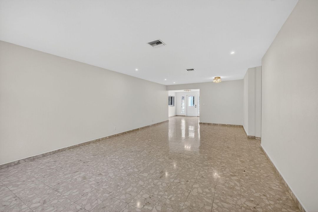 Activo con contrato: $4,500 (2 camas, 2 baños, 1040 Pies cuadrados)