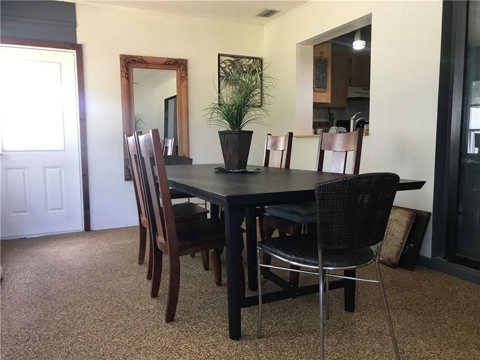 For Rent: $2,500 (2 beds, 2 baths, 1160 Square Feet)