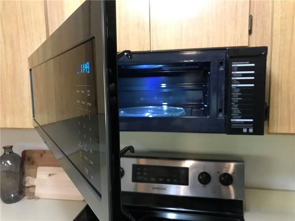 For Rent: $2,500 (2 beds, 2 baths, 1160 Square Feet)