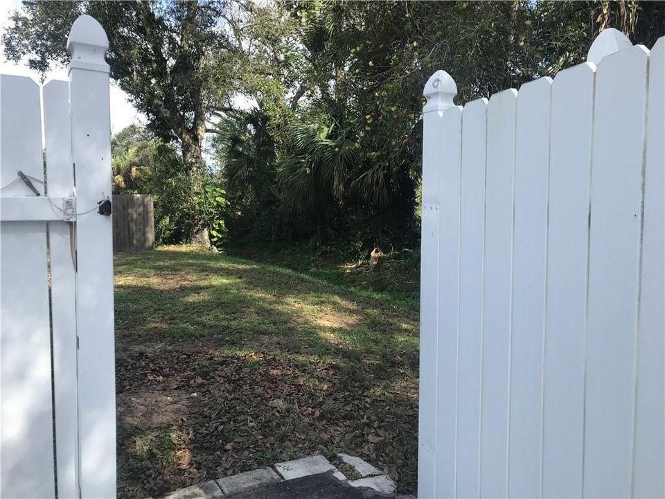 For Rent: $2,500 (2 beds, 2 baths, 1160 Square Feet)