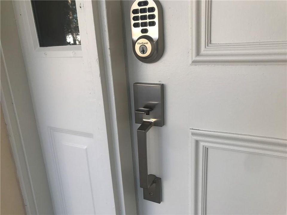 For Rent: $2,500 (2 beds, 2 baths, 1160 Square Feet)