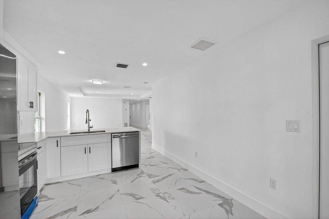 Activo con contrato: $520,000 (3 camas, 2 baños, 1432 Pies cuadrados)