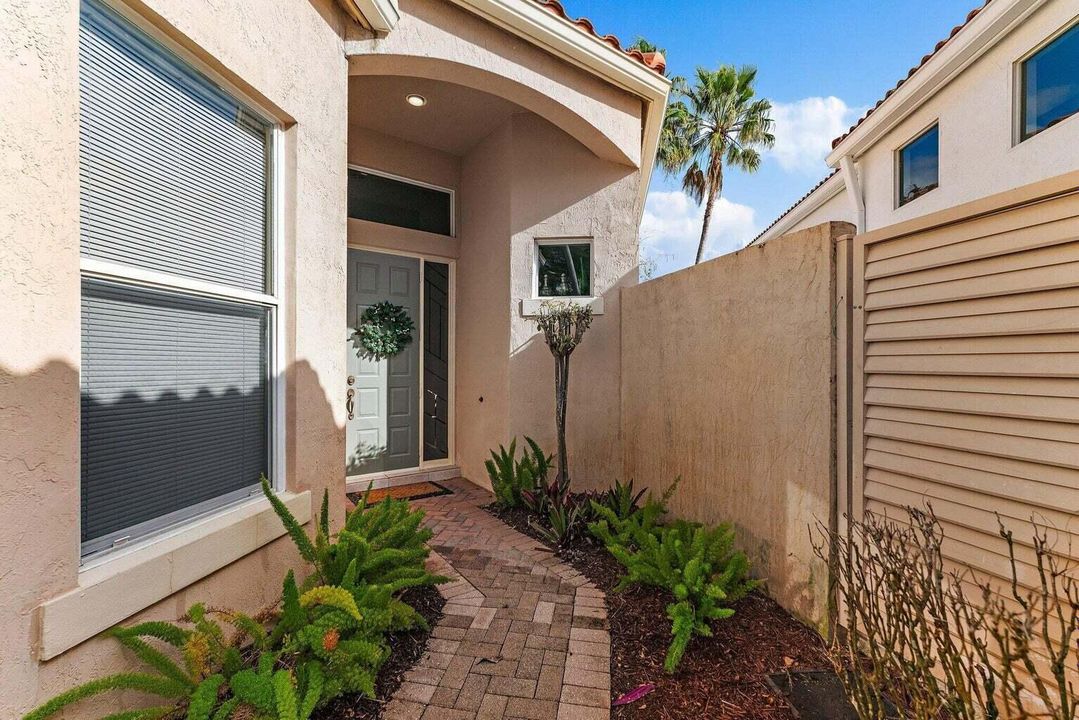 Active With Contract: $17,000 (3 beds, 2 baths, 1882 Square Feet)