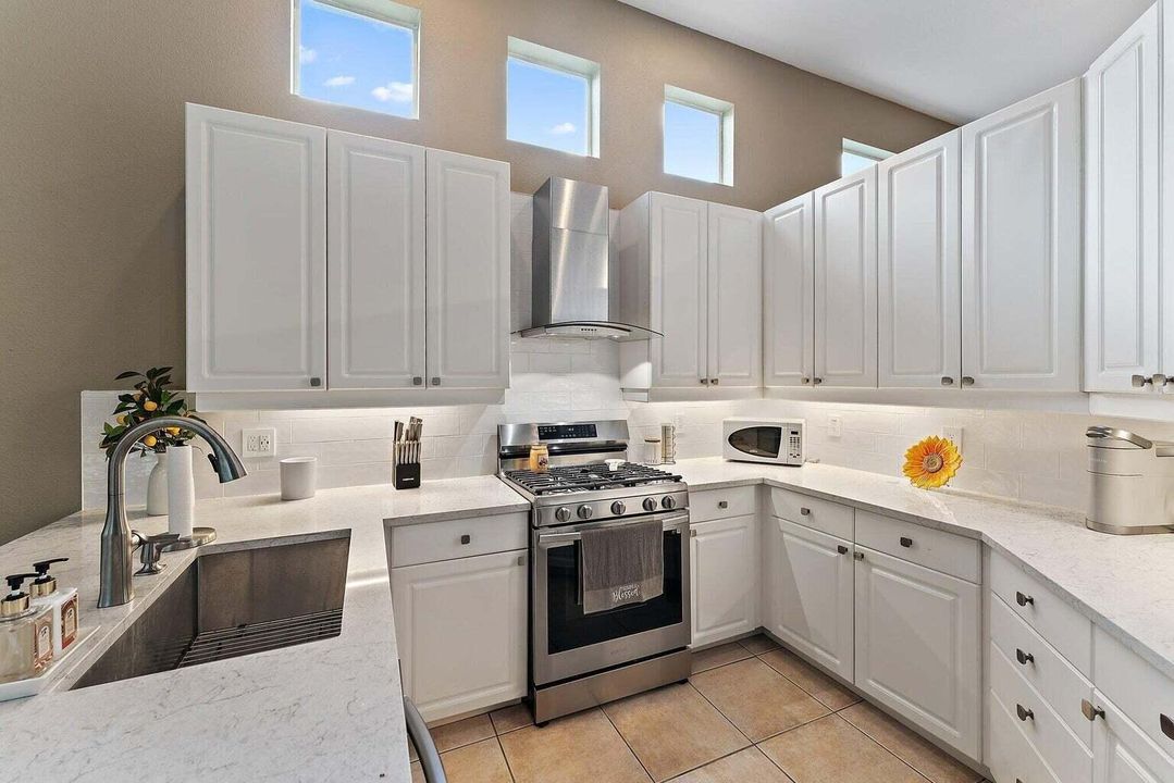 Active With Contract: $17,000 (3 beds, 2 baths, 1882 Square Feet)