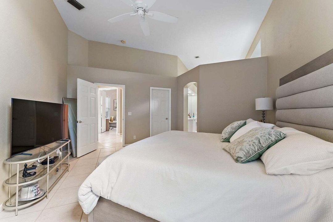 Active With Contract: $17,000 (3 beds, 2 baths, 1882 Square Feet)