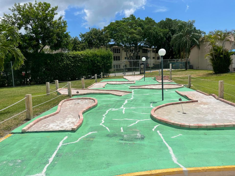 For Sale: $74,900 (1 beds, 1 baths, 901 Square Feet)