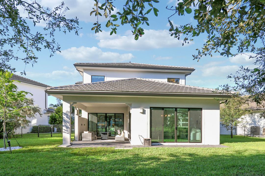 Active With Contract: $1,250,000 (3 beds, 3 baths, 3258 Square Feet)