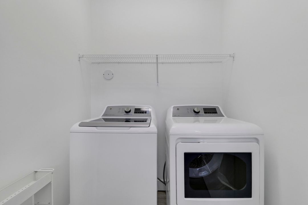 Active With Contract: $1,250,000 (3 beds, 3 baths, 3258 Square Feet)