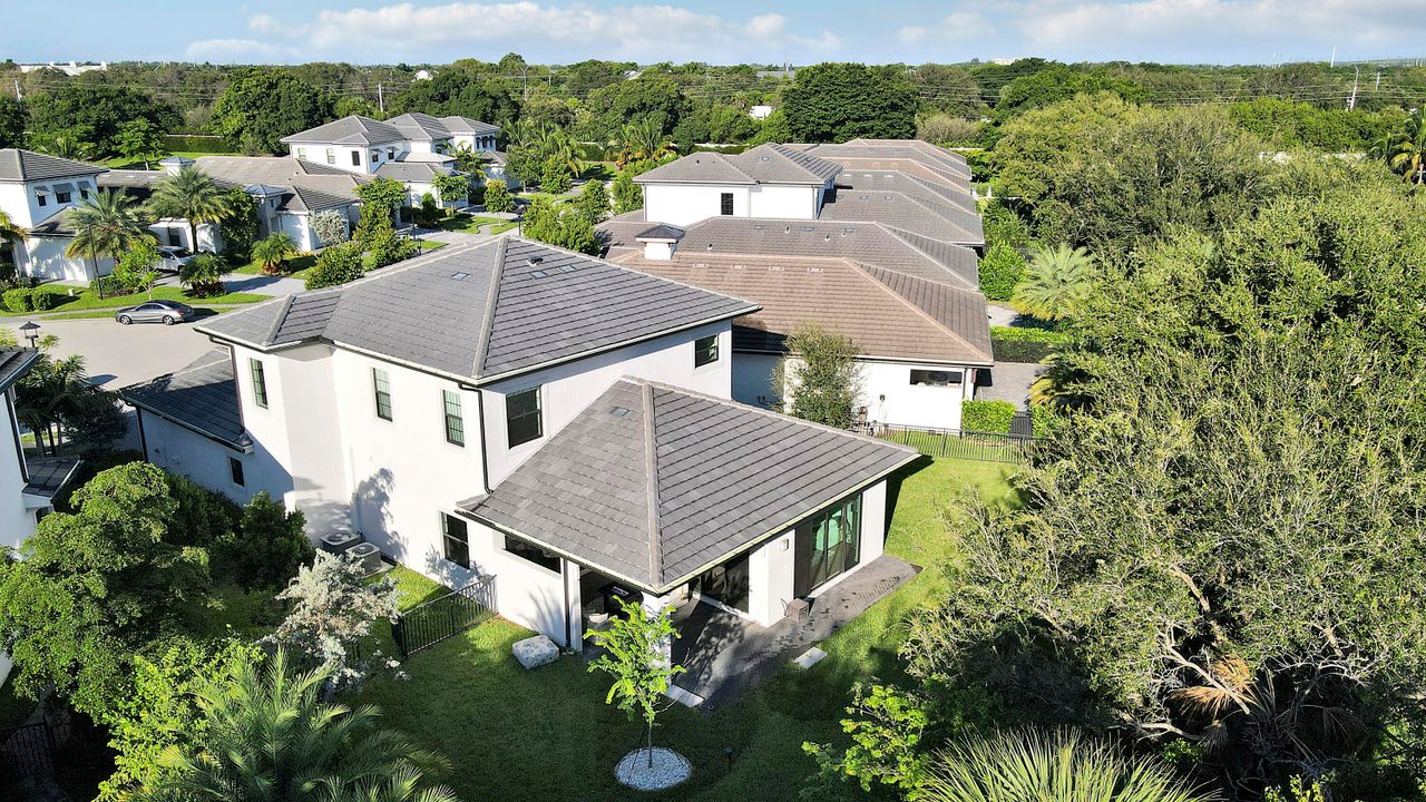 Active With Contract: $1,250,000 (3 beds, 3 baths, 3258 Square Feet)