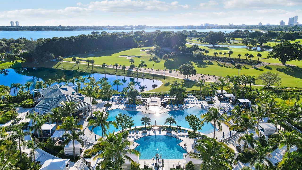 Active With Contract: $1,250,000 (3 beds, 3 baths, 3258 Square Feet)