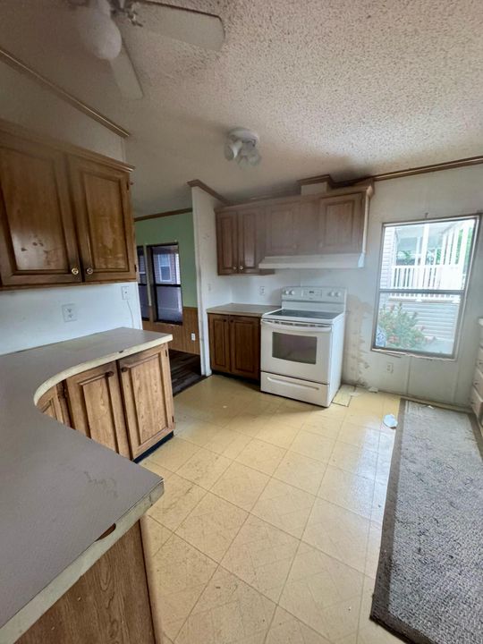 Active With Contract: $89,999 (3 beds, 2 baths, 1200 Square Feet)
