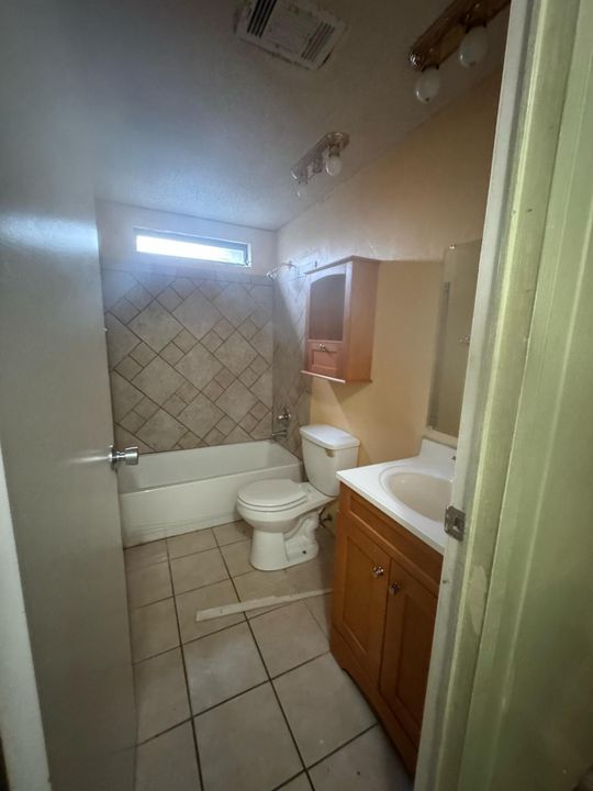 Active With Contract: $89,999 (3 beds, 2 baths, 1200 Square Feet)