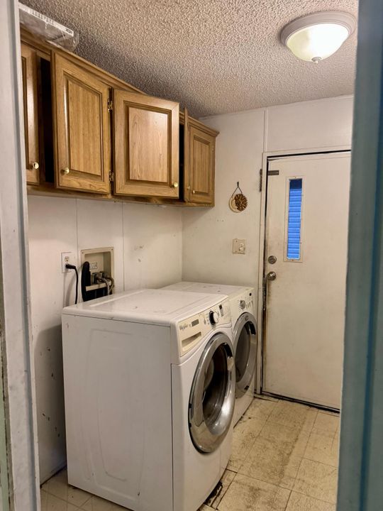 Active With Contract: $89,999 (3 beds, 2 baths, 1200 Square Feet)
