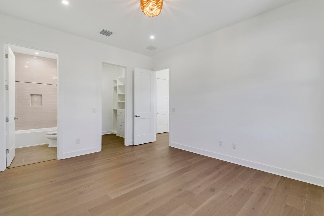 Active With Contract: $1,250,000 (3 beds, 3 baths, 3258 Square Feet)