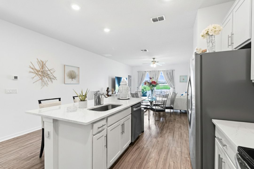 待售: $322,000 (3 贝兹, 2 浴室, 1496 平方英尺)