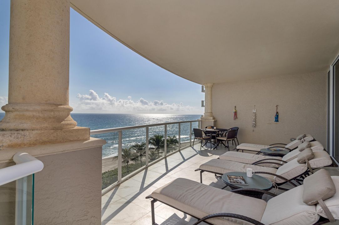Active With Contract: $3,595,000 (3 beds, 4 baths, 3562 Square Feet)