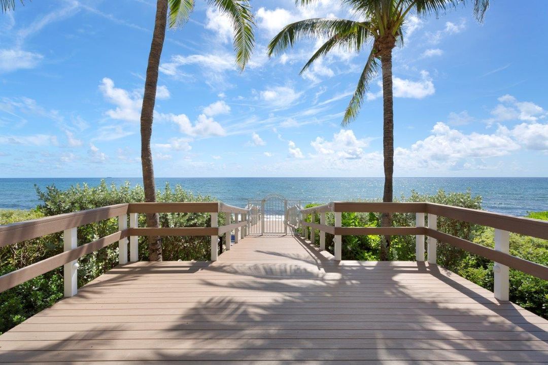 Active With Contract: $3,595,000 (3 beds, 4 baths, 3562 Square Feet)