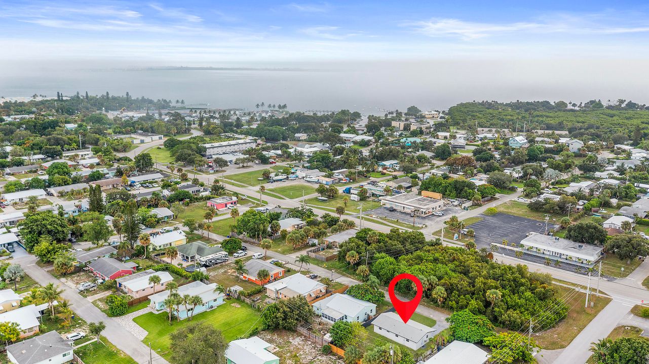 For Sale: $399,000 (3 beds, 2 baths, 1106 Square Feet)