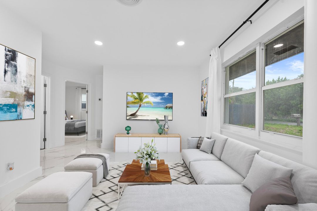 For Sale: $399,000 (3 beds, 2 baths, 1106 Square Feet)