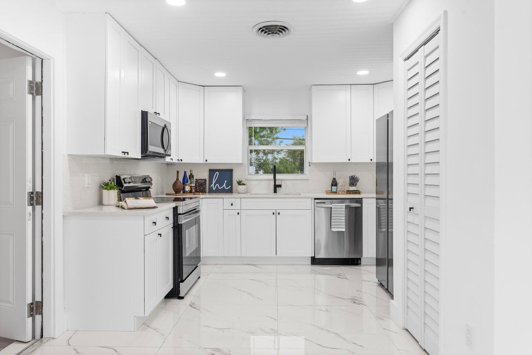 For Sale: $399,000 (3 beds, 2 baths, 1106 Square Feet)