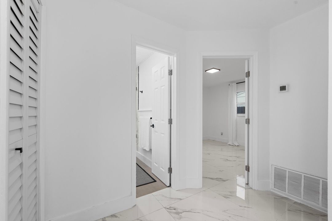 For Sale: $399,000 (3 beds, 2 baths, 1106 Square Feet)