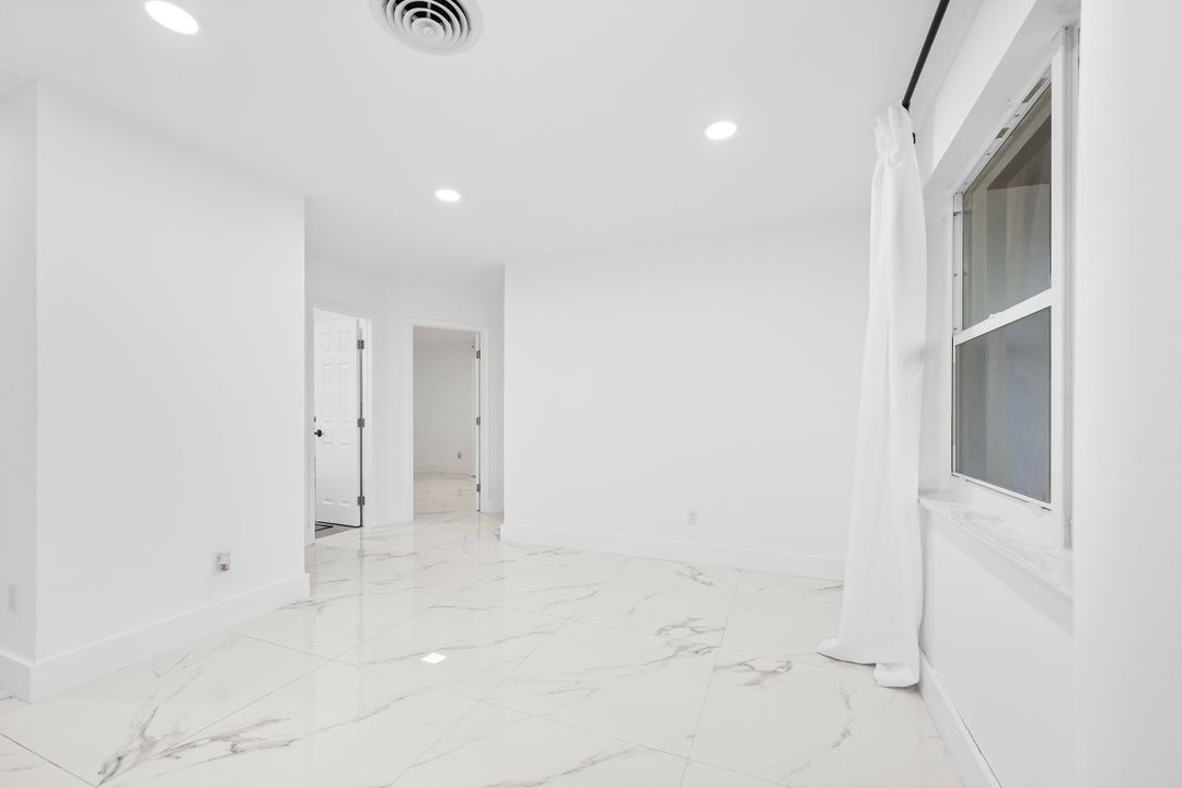 For Sale: $399,000 (3 beds, 2 baths, 1106 Square Feet)