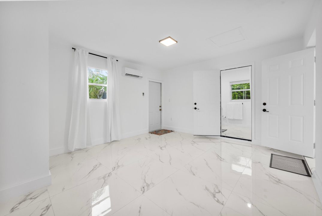 For Sale: $399,000 (3 beds, 2 baths, 1106 Square Feet)