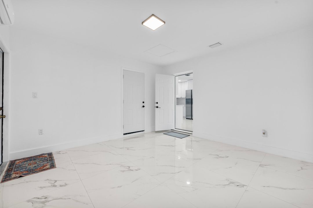 For Sale: $399,000 (3 beds, 2 baths, 1106 Square Feet)