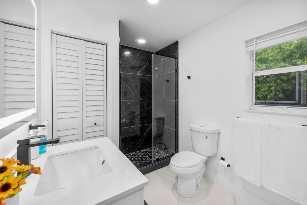 For Sale: $399,000 (3 beds, 2 baths, 1106 Square Feet)