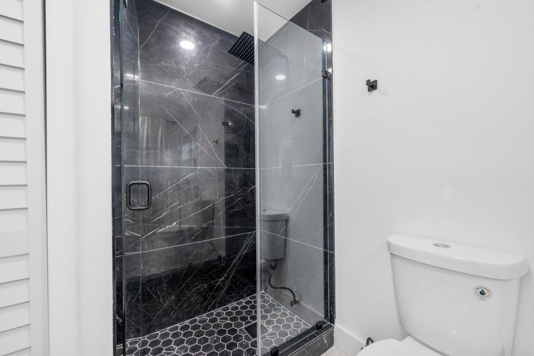 For Sale: $399,000 (3 beds, 2 baths, 1106 Square Feet)