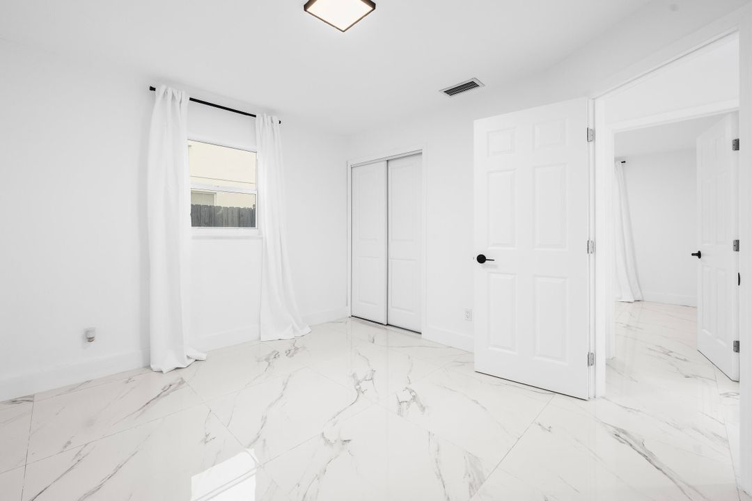 For Sale: $399,000 (3 beds, 2 baths, 1106 Square Feet)