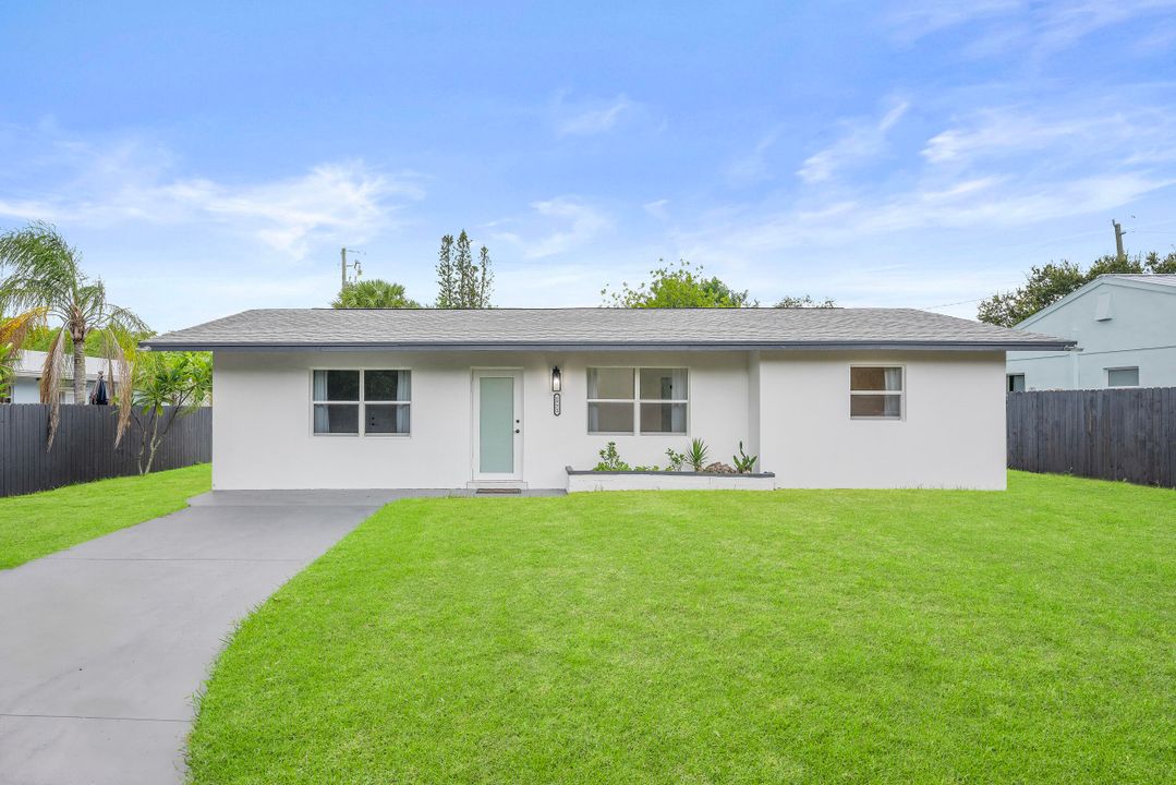 For Sale: $399,000 (3 beds, 2 baths, 1106 Square Feet)