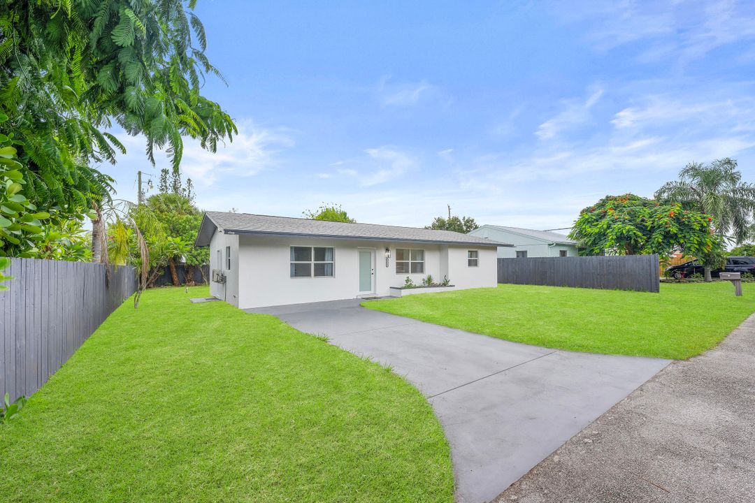 For Sale: $399,000 (3 beds, 2 baths, 1106 Square Feet)