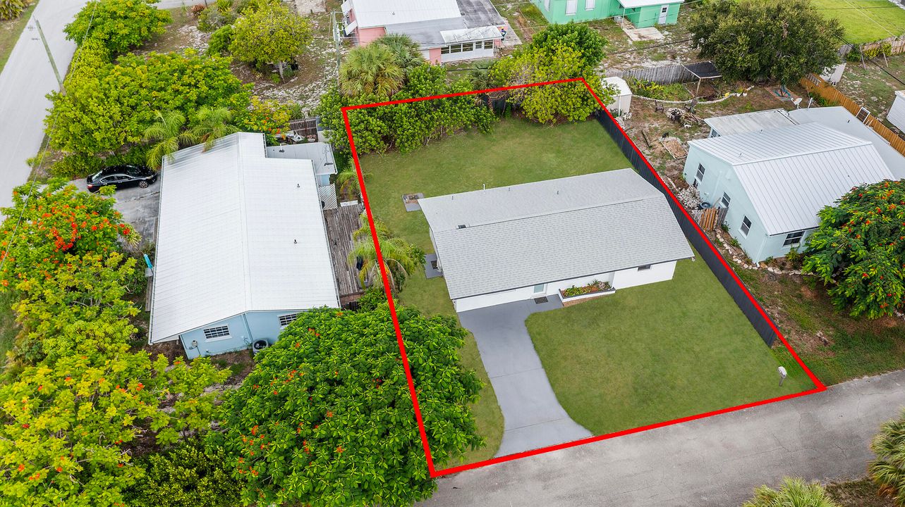 For Sale: $399,000 (3 beds, 2 baths, 1106 Square Feet)