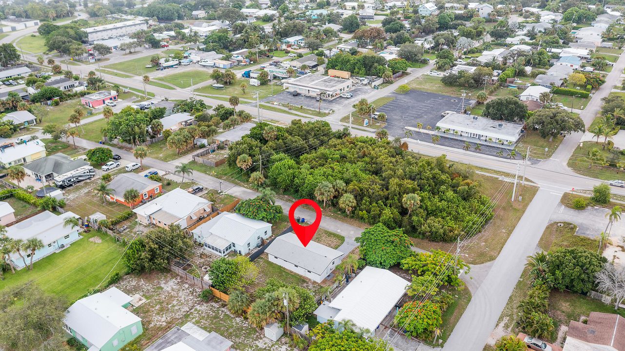 For Sale: $399,000 (3 beds, 2 baths, 1106 Square Feet)