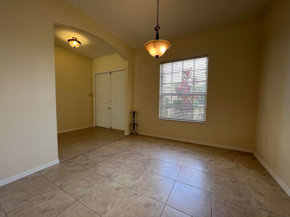 Active With Contract: $2,200 (3 beds, 2 baths, 1953 Square Feet)
