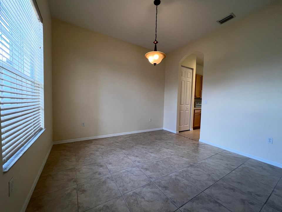 Active With Contract: $2,200 (3 beds, 2 baths, 1953 Square Feet)