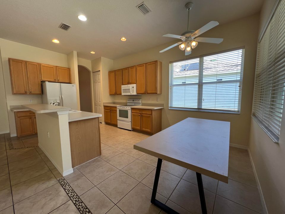 Active With Contract: $2,200 (3 beds, 2 baths, 1953 Square Feet)