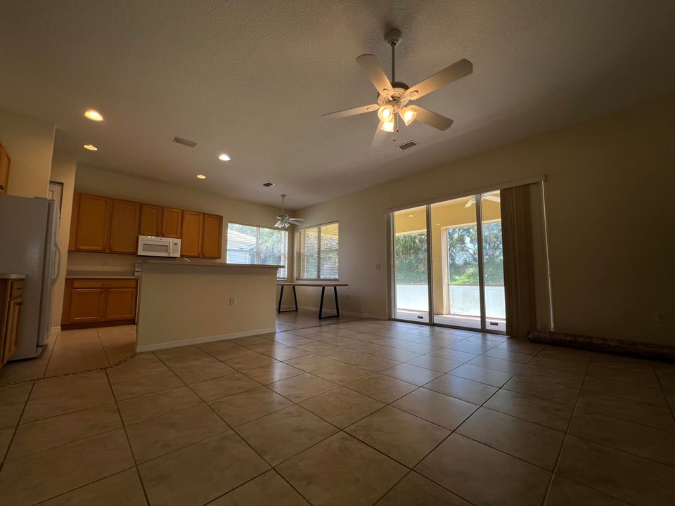 Active With Contract: $2,200 (3 beds, 2 baths, 1953 Square Feet)