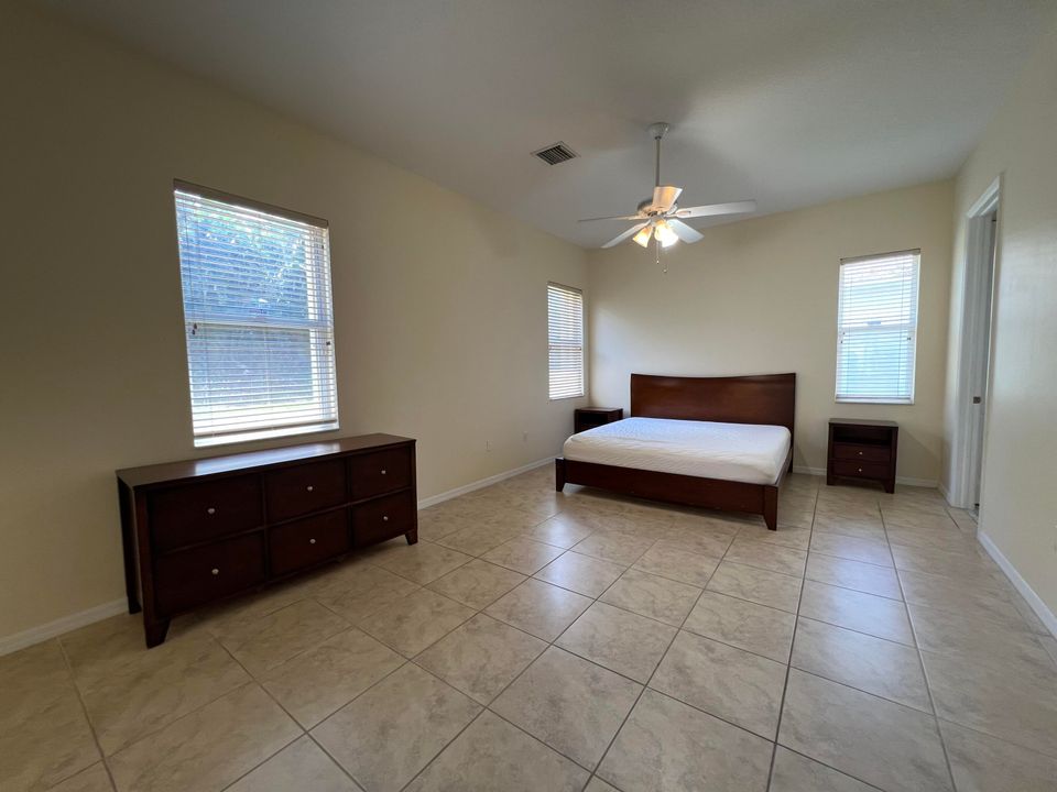 Active With Contract: $2,200 (3 beds, 2 baths, 1953 Square Feet)