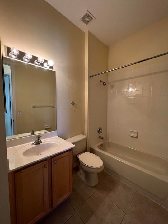 Active With Contract: $2,200 (3 beds, 2 baths, 1953 Square Feet)