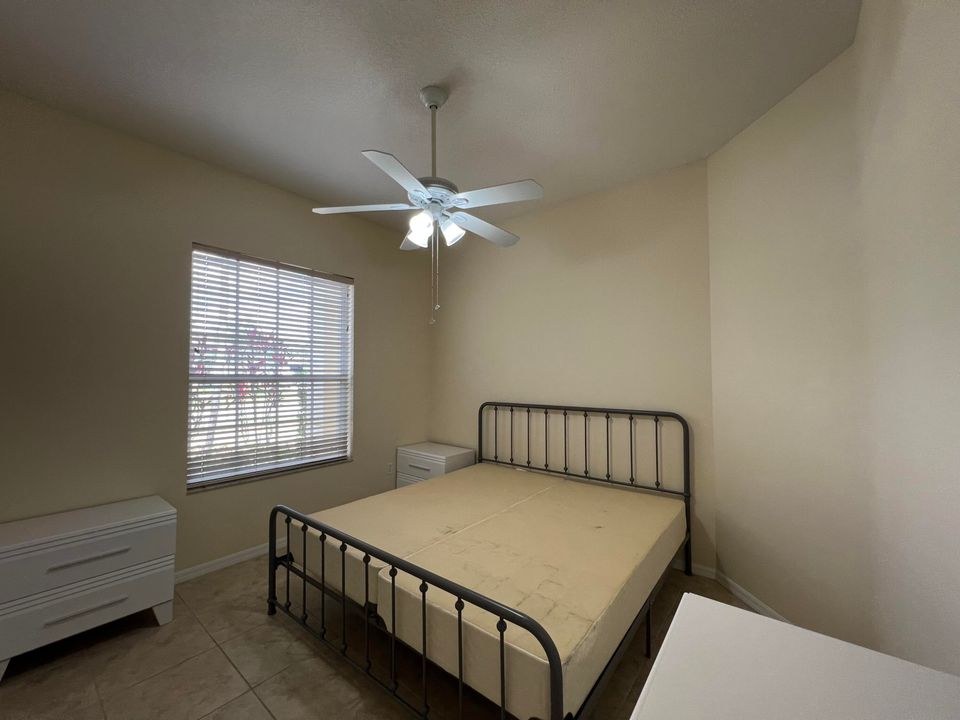 Active With Contract: $2,200 (3 beds, 2 baths, 1953 Square Feet)