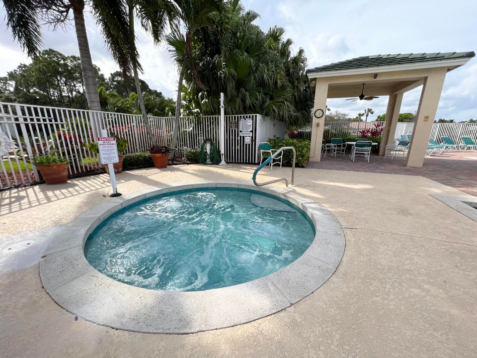 Active With Contract: $2,200 (3 beds, 2 baths, 1953 Square Feet)