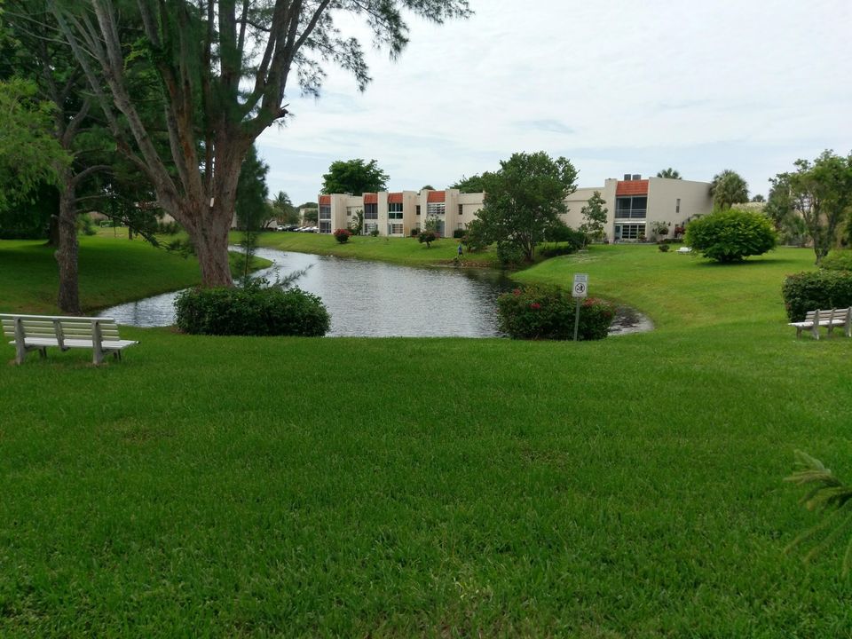 Под контрактом: $1,950 (2 спален, 2 ванн, 924 Квадратных фут)