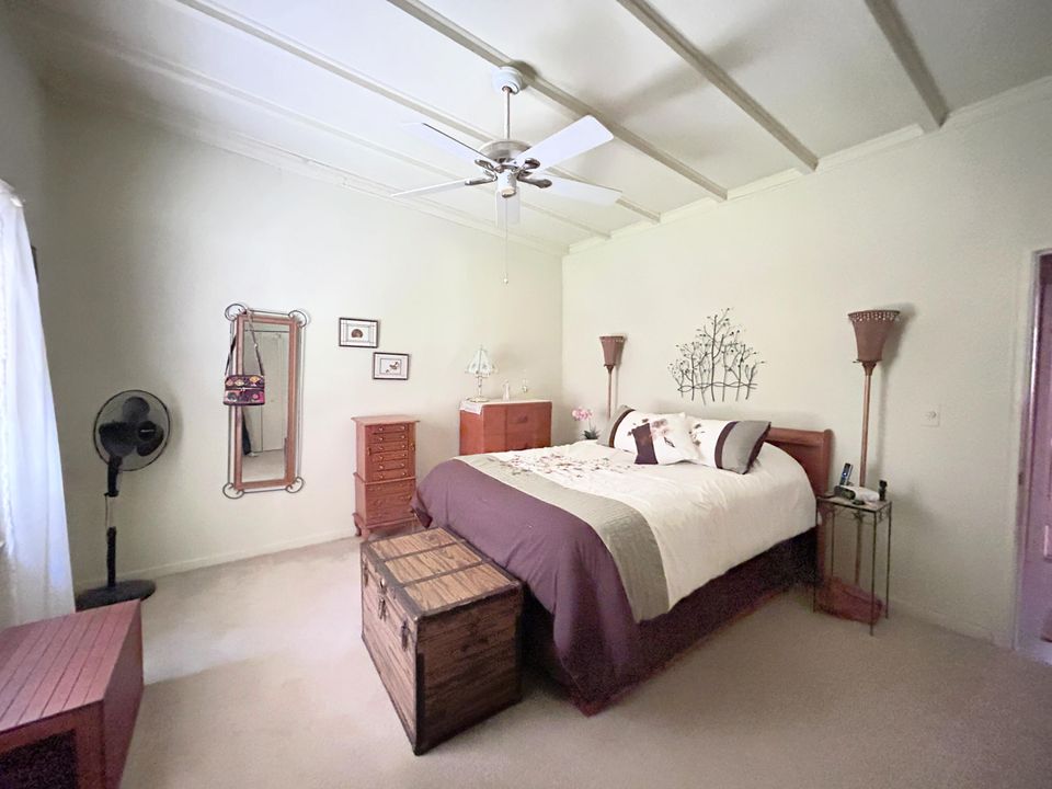 For Sale: $950,000 (0 beds, 0 baths, 2402 Square Feet)