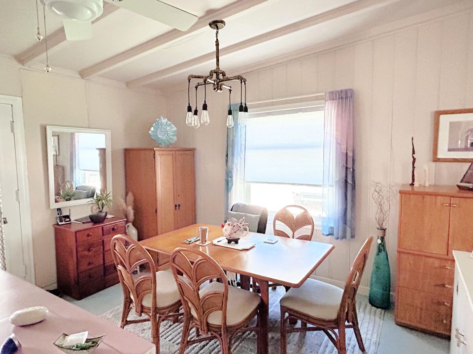 For Sale: $950,000 (0 beds, 0 baths, 2402 Square Feet)