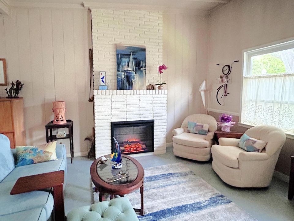 For Sale: $950,000 (0 beds, 0 baths, 2402 Square Feet)