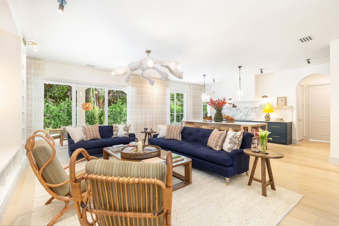 Active With Contract: $4,895,000 (4 beds, 4 baths, 3865 Square Feet)